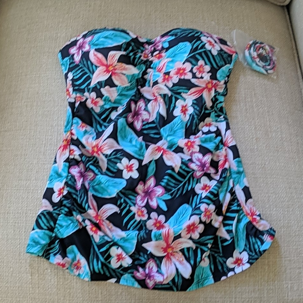 Women's swim suit